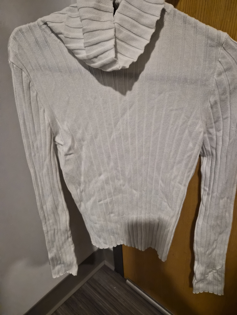Divided White Ribbed Turtleneck Sweater